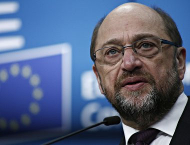 Σουλτς σε Μέρκελ: «Για πόσο καιρό ....ο Ερντογάν μας σέρνει από τη μύτη»;